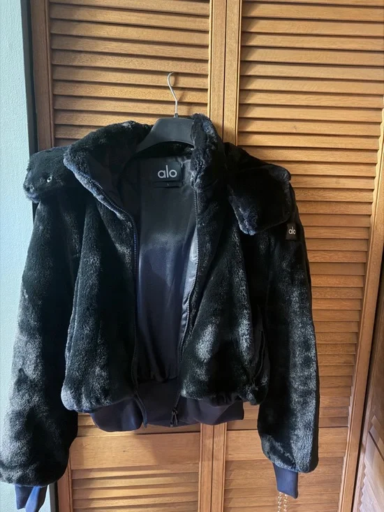ALO Yoga Black Faux-Fur Bomber Jacket - Picture 2 of 3